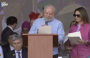 Em marcha com mulheres agricultoras, Lula anuncia programa de reforma agrária e pacto de prevenção ao feminicídio
