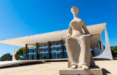 STF tem cinco votos para descriminalizar porte de maconha para consumo