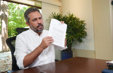 Governador Elmano assina projeto de lei que garante piso salarial da enfermagem no Ceará