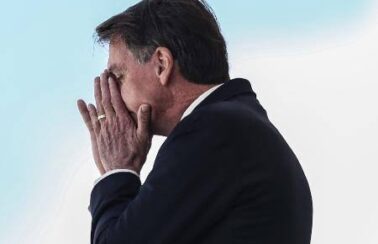 MP pede que TCU mande Bolsonaro devolver todos os presentes recebidos