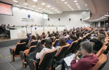 TCE aprova com ressalvas contas do governo de Camilo Santana e Izolda Cela, no Ceará