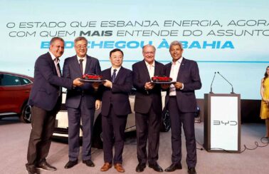 Jerônimo anuncia projeto de lei que isenta IPVA de veículos elétricos fabricados na Bahia