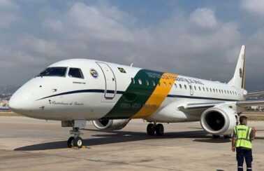 Avião que trará brasileiros de Gaza decola para o Egito