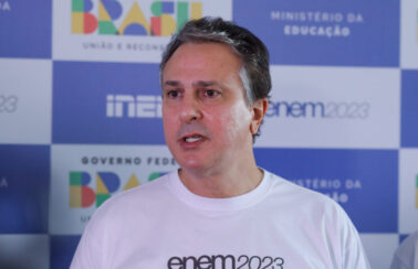 Camilo Santana diz haver “desejo” de ampliar isenção do Enem