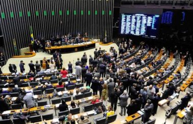 Congresso aprova Orçamento de 2024 com mais recursos para fundo eleitoral e recorde para emendas