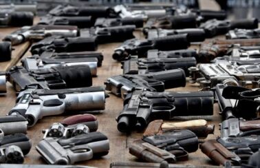 Registro de novas armas para defesa pessoal cai em 2023, e chega ao menor número desde 2004