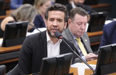 Fux autoriza quebra de sigilos bancário e fiscal do deputado André Janones