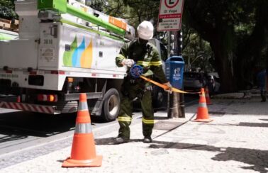 Coelba removeu mais de 110 mil ‘gatos’ na Bahia em 2023; recuperação de energia é considerada a maior da história