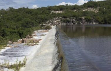 Ceará tem sete açudes sangrando e 10 reservatórios com volume acima de 90%