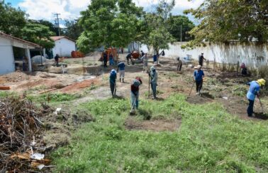 Egressos do sistema prisional cearense revitalizam escola de Ensino Médio