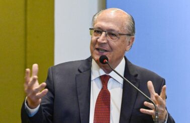 Geraldo Alckmin é diagnosticado com covid-19