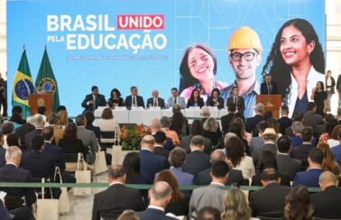 Governo anuncia R$ 5,5 bi para obras e novos campi universitários