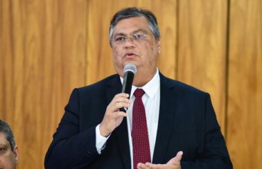 Dino diz que Moraes pediu legalmente relatórios ao TSE