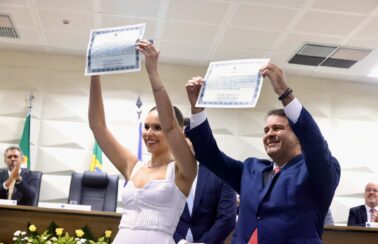 Evandro Leitão e Gabriella Aguiar são diplomados em Fortaleza