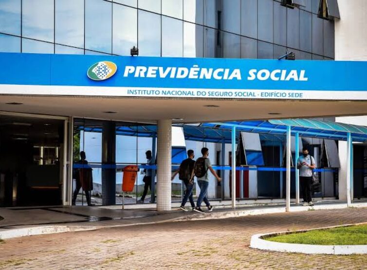 Presidente do INSS diz que plano de ressarcimento sairá até a próxima semana