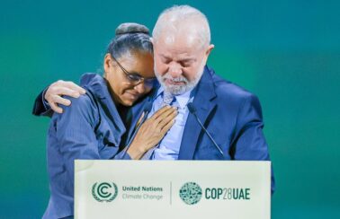 Lula e Marina Silva conversam sobre ataques em comissão do Senado