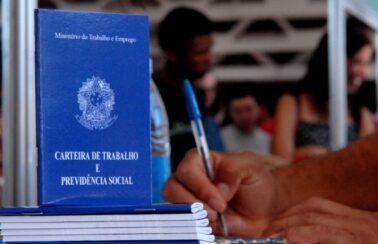 Bahia gera 12,8 mil empregos com carteira assinada em maio e mantém liderança no Nordeste