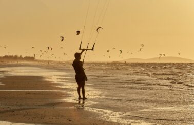 Alta estação de julho leva mais de meio milhão de turistas ao Ceará e gera R$ 3,57 bilhões