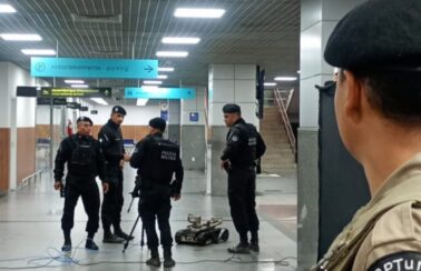 Área de aeroporto de Salvador é isolada pelo Bope após suspeita de bomba; material era chaveiro de borracha