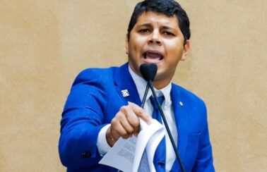 Deputado baiano propõe criação do ‘Dia do Orgulho Heterossexual’